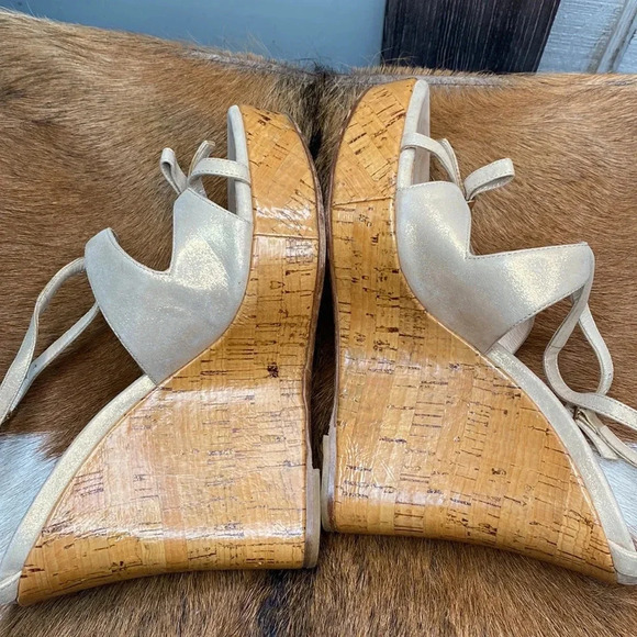 Women’s Christian Dior wedges size 38 check them out very nice thanks 🙏 - Picture 7 of 10